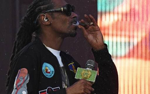April 6, 2018 - Fort Lauderdale, FL, USA - Snoop Dogg performs at the Tortuga Music Festival in Fort Lauderdale, Fla., on Friday, April 6, 2018. Fort Lauderdale USA - ZUMAm67_ 20180406_zaf_m67_167 Copyright: xJimxRassolx