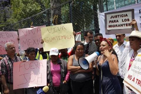 Members of the caravan Migrant Way of the Cross protest in front of the US Embassy in Mexico City, Mexico, 07 April 2018. The protestors from Oaxaca and Puebla demanded a change in the US immigration policy. Members of the migrant caravan protest at the Mexican capital !ACHTUNG: NUR REDAKTIONELLE NUTZUNG!  Copyright: xSashenkaxGutierrezx MEX01 20180407-636587384033100940