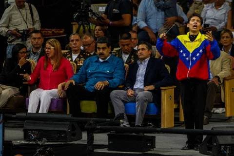 Venezuelan President Nicolas Maduro (C), First Lady Cilia Flores (2L) and President of the National Constituent Assembly Delcy Rodriguez (L) attend a concert of the National Orchestras System in tribute to founder Jose Antonio Abreu, who died past 24 March, in Caracas, 07 April 2018. Under the motto Thank you maestro the National Orchestras System offered a Great Concert in tribute to late Abreu with over 10 thousand musicians. The System was created to teach music as a way for social development. National Orchestras System pays tribute to master Abreu in Caracas !ACHTUNG: NUR REDAKTIONELLE NUTZUNG!  Copyright: xCristianxHernandezx VZL10 20180408-636587434084487288