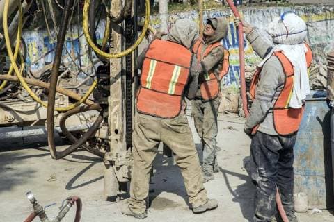 April 8, 2018 - EUM20180408NAC17.JPG.CIUDAD DE MEXICO EarthquakeTerremoto-Danos CDMX.- Trabajos de restauracion en la carretera libre Tulyehualco-Xochimilco. Foto: Agencia EL UNIVERSALChristopher Rogel BlanquetMAVC  - ZUMAu78_ 20180408_zaf_u78_066 Copyright: xElxUniversalx