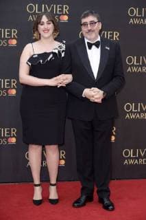 Alfred Molina mit Tochter bei der Verleihung der Olivier Awards 2018 in der Royal Albert Hall. London, 08.04.2018 Alfred Molina mit Tochter