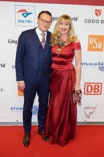 Nanna Kuckuck mit Mann Dirk Ullmann - Verleihung des 13.Victress Awards 2018 in Berlin am 09.04.2018. 13.Victress Awards Gala 2018