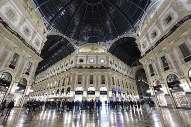 April 1, 2018 - Milan, Italy - VoÂ­ctor Manuel II gallery in Milan, a building formed by two perpendicular arcades with a glass vault that cross forming an octagon; It is a unique space located on the north side of Piazza del Duomo in Milan. Italy 1 April 2018 Milan Italy  - ZUMAn230 20180401_zaa_n230_596 Copyright: xOscarxGonzalezx
