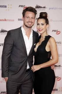 Sebastian Pannek und Clea-Lacy Juhn bei der 13. Verleihung des PRG Live Entertainment Award in der Festhalle Frankfurt. Frankfurt am Main, 09.04.2018