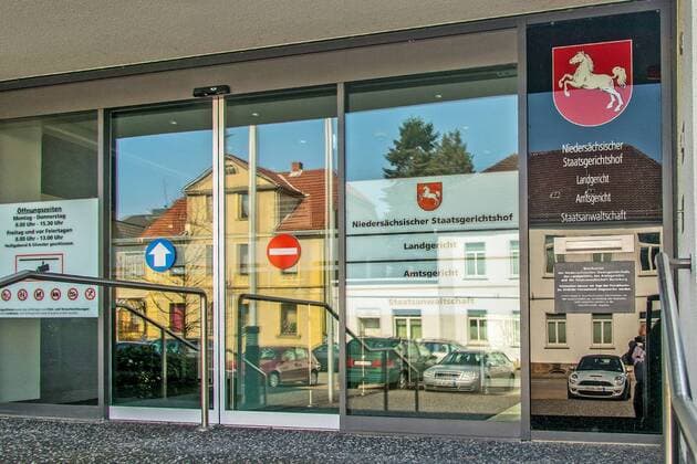 Niedersächsischer Staatsgerichtshof Landgericht Amtsgericht Staatsanwaltschaft in Bückeburg Schaumburger Land - gesehen am 10.04.2018 *** Lower Saxony State Court district court district court prosecutor in Bückeburg Schaumburger Land seen on 10 04 2018