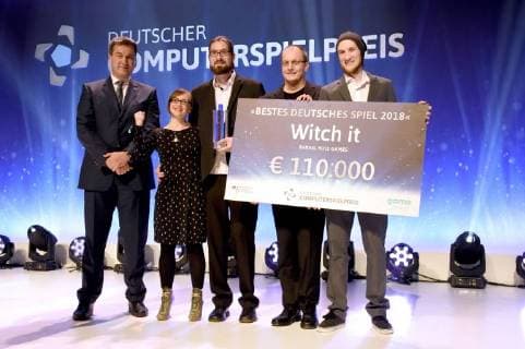 Markus Söder, Tina Heitmann, Christoph Rienäcker, Nils Ohlig und Lukas Köhne bei der Verleihung des Deutschen Computerspielpreises 2018 im Kesselhaus. München, 10.04.2018