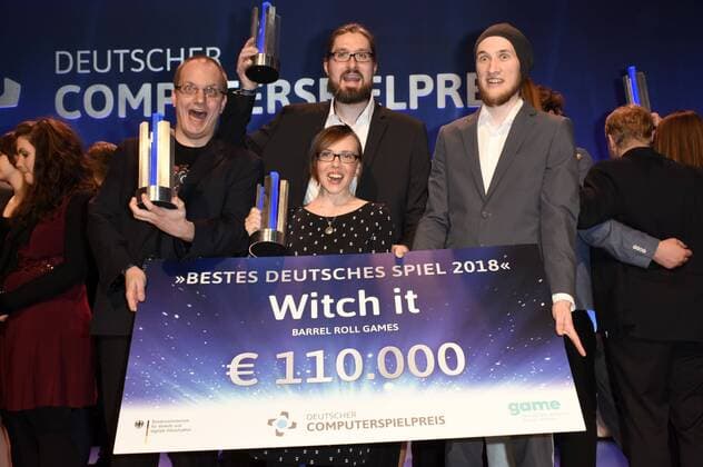 Nils Ohlig, Tina Heitmann, Christoph Rienäcker und Lukas Köhne bei der Verleihung des Deutschen Computerspielpreises 2018 im Kesselhaus. München, 10.04.2018