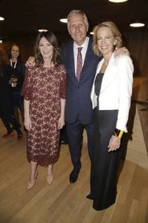 Iris Berben, Ulrich Wickert und Julia Jäkel bei der Verleihung des Nannen Preises 2018 in der Elbphilharmonie. Hamburg, 11.04.2018