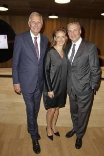 Ulrich Wickert, Jonica Jahr und Jan Peter Goedhart bei der Verleihung des Nannen Preises 2018 in der Elbphilharmonie. Hamburg, 11.04.2018