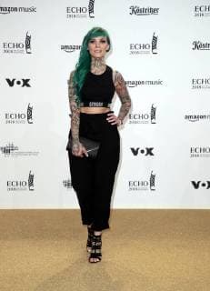 Eule bei Verleihung Deutscher Musikpreis ECHO 2018 in Messe Berlin.