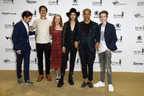 Der Club der Roten Bänder um Tim Oliver Schultz und Luise Befort bei der Verleihung vom ECHO POP am 12.04.2018 in Berlin ECHO POP Verleihung 2018 in Berlin