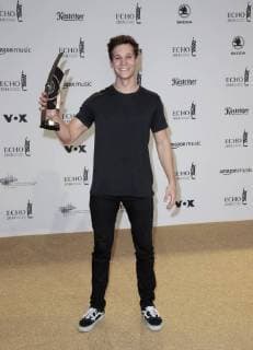 Wincent Weiß (Kategorie Newcomer National) bei Verleihung Deutscher Musikpreis ECHO 2018 in Messe Berlin.