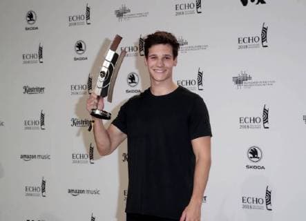 Wincent Weiß (Kategorie Newcomer National) bei Verleihung Deutscher Musikpreis ECHO 2018 in Messe Berlin.