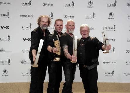 Santiano (Kategorie Volkstümliche Musik) l) bei Verleihung Deutscher Musikpreis ECHO 2018 in Messe Berlin.