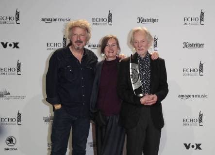 Wolfgang Niedecken, Chrstina Voormann, Klaus Voormann (Kategorie Lebenswerk)) bei Verleihung Deutscher Musikpreis ECHO 2018 in Messe Berlin.