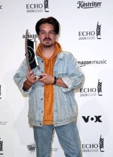 Milky Chance (Kategorie Pop National) bei Verleihung Deutscher Musikpreis ECHO 2018 in Messe Berlin.