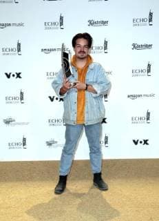 Milky Chance (Kategorie Pop National) bei Verleihung Deutscher Musikpreis ECHO 2018 in Messe Berlin.