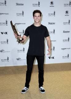 Wincent Weiß (Kategorie Newcomer National) bei Verleihung Deutscher Musikpreis ECHO 2018 in Messe Berlin.