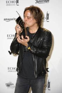 Bilder des Tages Preisträger Peter Keller bei der Verleihung vom ECHO POP am 12.04.2018 in Berlin ECHO POP Verleihung 2018 in Berlin - Gewinner Preistraeger Pressroom