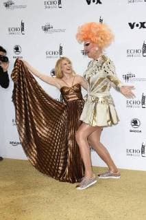 Kylie Minogue und Olivia Jones bei der 27. Verleihung des Deutschen Musikpreises Echo 2018 in der Messe Berlin. Berlin, 12.04.2017