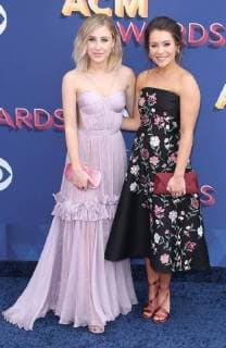 April 15, 2018 - Las Vegas, NV, U.S. - 15 April 2018 - Las Vegas, NV - Maddie and Tae, Madison Marlow, Taylor Dye. 2018 ACM Awards Red Carpet arrivals at MGM Grand Garden Arena. Photo Credit: MJT AdMedia Las Vegas U.S. - ZUMAa123 20180415_zaa_a123_030 Copyright: xMjtAdmediax