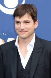Bilder des Tages LAS VEGAS - APR 15: Ashton Kutcher at the Academy of Country Music Awards 2018 at MGM Grand Garden Arena on April 15, 2018 in Las Vegas, NV  Copyright: xKathyxHutchinsx xIPAx xHutchinsxPhotox