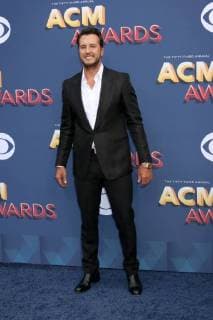 LAS VEGAS - APR 15: Luke Bryan at the Academy of Country Music Awards 2018 at MGM Grand Garden Arena on April 15, 2018 in Las Vegas, NV  Copyright: xKathyxHutchinsx xIPAx xHutchinsxPhotox