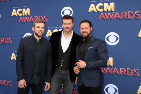 LAS VEGAS, NV - APRIL 15: Max Thieriot, David Boreanaz and AJ Buckley at the 53rd Academy of Country Music Awards at MGM Grand Garden Arena on April 15, 2018 in Las Vegas, Nevada Copyright: xDavidxEdwardsx