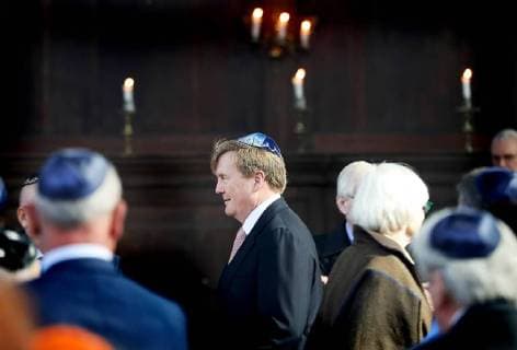 Entertainment Bilder der Woche KW16 Themen der Woche KW16 Bilder des Tages 17-04-2018 Amsterdam King Willem-Alexander during the opening of the exhibition ‘Jews and the house of Orange., 400 eventful years’ at the Jewish historical museum in Amsterdam. The exhibition hightlights the relationship between the Jewish community and the Dutch royal house.  Copyright: xxPPE Nieboerx