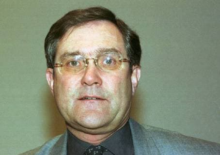 Dr. Franz Josef Jung, Hessischer Minister fuer Bundes- und Europaangelegenheiten, Chef der Staatskanzlei und Stellvertretender Landesvorsitzender der CDU Hessen , auf dem 91. Parteitag der CDU Hessen am 19. Februar 2000 in der Rhein-Main-Halle in Wiesbaden. *** Dr Franz Josef Jung Hessian Minister for Federal and European Affairs Head of the State Chancellery and Deputy State Chairman of the CDU Hessen at the 91 party congress of the CDU Hessen on 19 February 2000 in the Rhein Main Halle in Wiesbaden