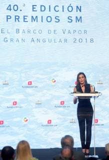 Queen Letizia of Spain speaks during the SM Childen and Youth Literarture Award El barco de vapor and Gran angular at the Real Casa de Correos in Madrid, Spain, 18 April 2018. Queen Letizia of Spain chairs awarding ceremony in Madrid !ACHTUNG: NUR REDAKTIONELLE NUTZUNG!  Copyright: xKikoxHuescax MAD03 20180418-636596856055072661