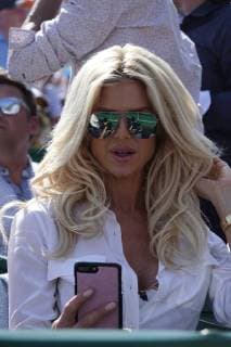 Schwedisches Fotomodell Victoria Silvstedt in einer Loge am Court Rainier III im Monte-Carlo Country Club beim Rolex Monte-Carlo Masters 1000 ATP World Tour Tennisturnier