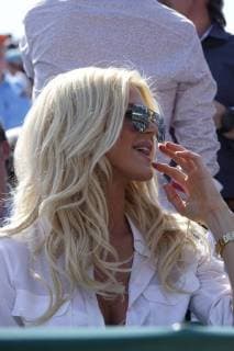 Schwedisches Fotomodell Victoria Silvstedt in einer Loge am Court Rainier III im Monte-Carlo Country Club beim Rolex Monte-Carlo Masters 1000 ATP World Tour Tennisturnier