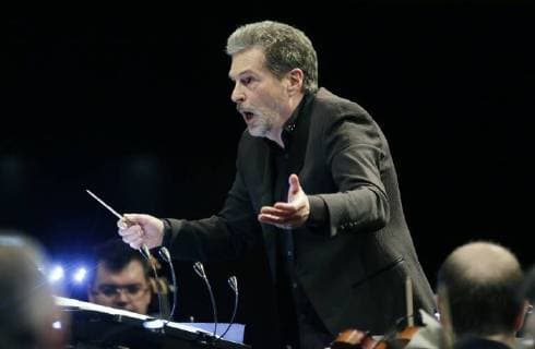 Composer Nic Raine conducts the opening concert of Film Music Prague 2018 GOOSEBUMPS! in Prague, Czech Republic, April 19, 2018. (CTKxPhoto MichaelaxRihova) CTKPhotoP201804191002101  mir 4