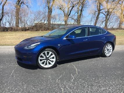 April 7, 2018 - USA - Tesla Model 3 in deep blue metallic paint with 19-inch wheels pictured in Arlington Heights, Ill., on April 7, 2018. USA - ZUMAm67_ 20180407_zaf_m67_208 Copyright: xRobertxDufferx xChicagoxTribunex