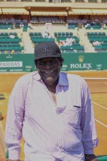 Portrait deutscher Schlagersänger Roberto Blanco am Court Rainier III im Monte-Carlo Country Club beim Tennisturnier Rolex Monte-Carlo Masters 1000 der ATP World Tour, Fürstentum Monaco