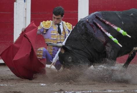 Spanish bullfighter Paco Urena in action during the second bullfighting of the National San Marcos Fair in Aguascalientes, Mexico, 20 April 2018. econd bullfight of the San Marcos Fair in Aguascalientes !ACHTUNG: NUR REDAKTIONELLE NUTZUNG!  Copyright: xMarioxGuzmanx MEX001 20180421-636598854348514835