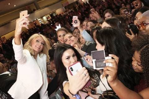 Entertainment Bilder der Woche KW16 Bilder des Tages NEW YORK, NY - APRIL 21: Paris Hilton at Beautycon NY 2018 at The Javits Center in New York City on April 21, 2018. Copyright: xWalikxGoshornx