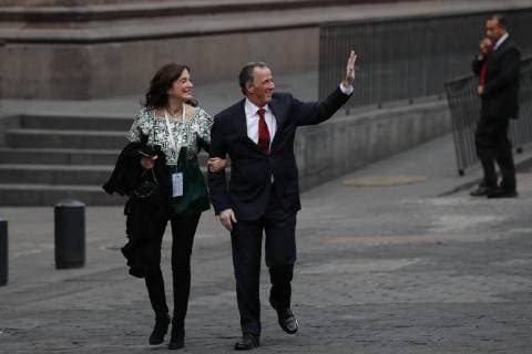 The candidate for the Presidency of Mexico the official Jose Antonio Meade (R) greets accompanied by his wife Juana Cuevas (L), upon his arrival at the first great debate, in Mexico City, Mexico, 22 April 2018. The five candidates debate to present their proposals on issues of security, fight against corruption and democracy and try to convince voters of their chances of victory in the elections on July 1. Candidates from Mexico debate security, corruption and impunity !ACHTUNG: NUR REDAKTIONELLE NUTZUNG!  Copyright: xJORGExNUNEZx CMX01 20180423-636600526035887418