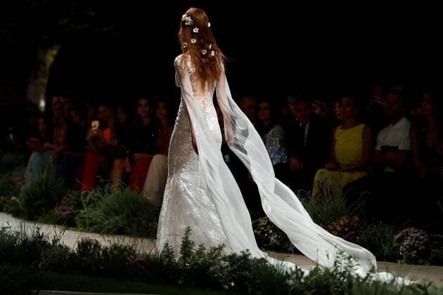A model presents creations by Pronovias at the Barcelona Bridal Fashion Week at the Italian Pavillion of Montjuic in Barcelona, Catalonia, Spain, 23 April 2018. Barcelona Bridal Fashion Week !ACHTUNG: NUR REDAKTIONELLE NUTZUNG!  Copyright: xAlejandroxGarciax CAT01 20180423-636601219379509942