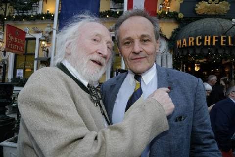 23.04.2018, Marchfelderhof Deutsch-Wagram, Verleihung des GOLDENEN SPARGELS, an die Spargelköchin des Jahres 2018 im Bild: Karl Merkatz, Stephan Paryla, Verleihung des GOLDENEN SPARGELS