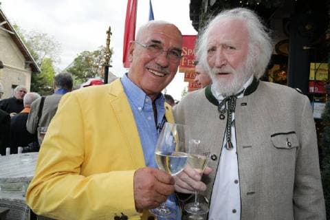 23.04.2018, Marchfelderhof Deutsch-Wagram, Verleihung des GOLDENEN SPARGELS, an die Spargelköchin des Jahres 2018 im Bild: Otto Otto Retzer, Karl Merkatz, Verleihung des GOLDENEN SPARGELS