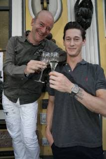 23.04.2018, Marchfelderhof Deutsch-Wagram, Verleihung des GOLDENEN SPARGELS, an die Spargelköchin des Jahres 2018 im Bild: Andy Lee Lang, Lucas Babuder, Verleihung des GOLDENEN SPARGELS