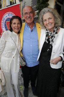 23.04.2018, Marchfelderhof Deutsch-Wagram, Verleihung des GOLDENEN SPARGELS, an die Spargelköchin des Jahres 2018 im Bild: Otto Retzer -mit Gattin Shirley, Inge Unzeitig, Verleihung des GOLDENEN SPARGELS