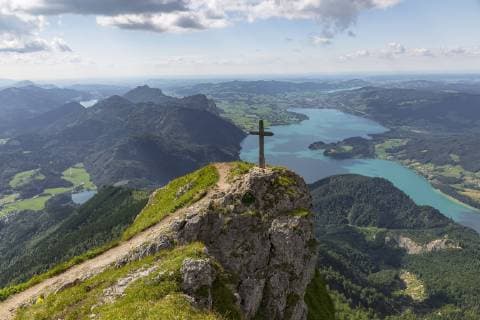 Austria, Salzkammergut, Mountain Schafberg, View from Himmelspforte with summit cross  AIF00455