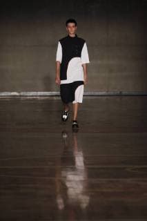 A model presents a creation of the designer Jannette Klein for the Fall Winter season, during the Mercedes-Benz Fashion Week, in Mexico City, Mexico, 24 April 2018. The fashion event will be held until April 27. Mercedes-Benz Fashion Week in Mexico City !ACHTUNG: NUR REDAKTIONELLE NUTZUNG!  Copyright: xSashenkaxGutierrezx CMX01 20180425-636602280728663399