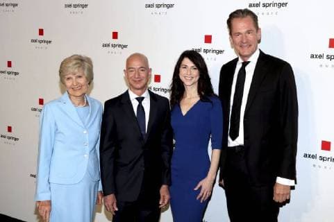 Friede Springer, Jeff Bezos, MacKenzie Bezos und Mathias Döpfner bei der Verleihung des Axel Springer Award 2018 im Axel-Springer-Haus. Berlin, 24.04.2018