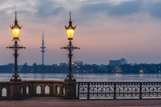 Germany, Hamburg, Outer Alster Lake, Schwanenwik Bridge, Heinrich-Hertz Tower in the evening  KEBF00771