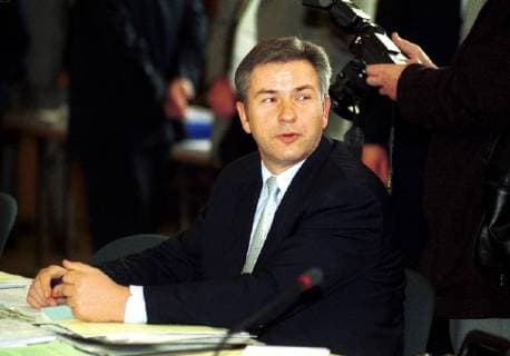 Klaus Wowereit, regierender Bürgermeister von Berlin, nimmt am Donnerstag (25.10.2001) in Saarbrücken an der Ministerpräsidentenkonferenz teil. *** Klaus Wowereit, mayor of Berlin, will take part in the Minister Presidents Conference in Saarbrucken on Thursday, October 25, 2001