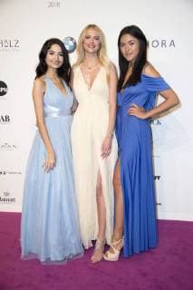 Ischtar Isik, Darya Strelikova und Shanti Joan Tan bei der 26. Verleihung des Deutschen Parfumpreises Duftstars 2018 im Flughafen Tempelhof. Berlin, 25.04.2018